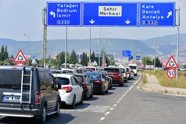 Muğla'daki Tatilciler Dönüş Yolunda 2 76d7a23ae21503770ba4919e77c2e730