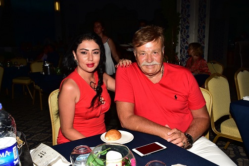 Süperstar 3 Saat Sahnede Kalarak Rekora Koştu 2 Burcu Nuri Alço