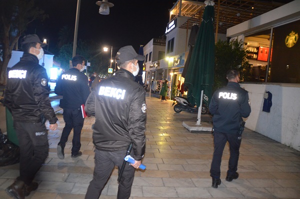 Son Müşteri̇leri̇ni̇ Ağirladilar Paket Servi̇se Geçti̇ler 1 DSC 1246