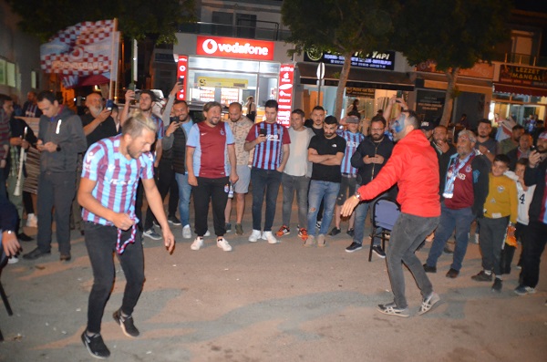 Bodrum'da Trabzonspor Şampi̇yonluğu Görsel Şölen Oluşturdu 4 DSC 3301