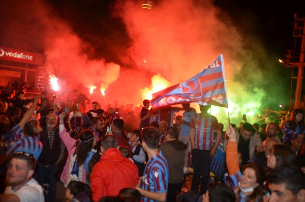 Bodrum'da Trabzonspor Şampi̇yonluğu Görsel Şölen Oluşturdu 8 DSC 3378