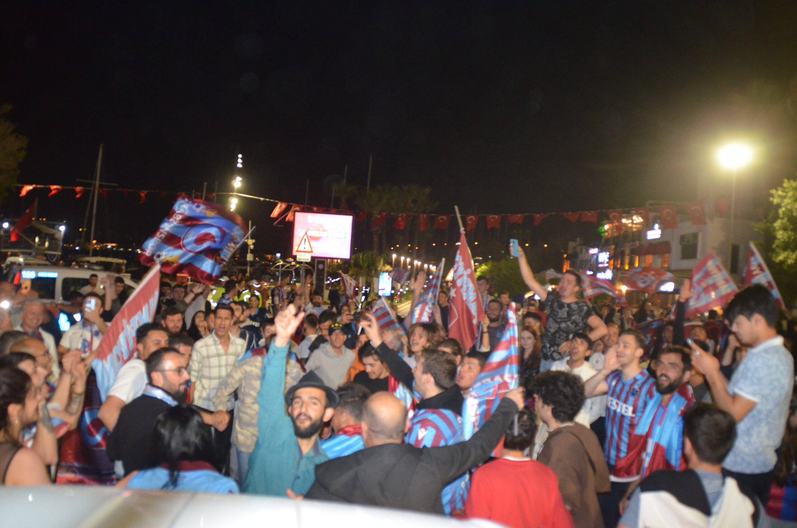 Bodrum'da Trabzonspor Şampi̇yonluğu Görsel Şölen Oluşturdu 18 DSC 3490 scaled