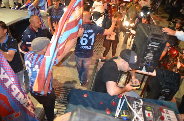 Bodrum'da Trabzonspor Şampi̇yonluğu Görsel Şölen Oluşturdu 16 DSC 3521