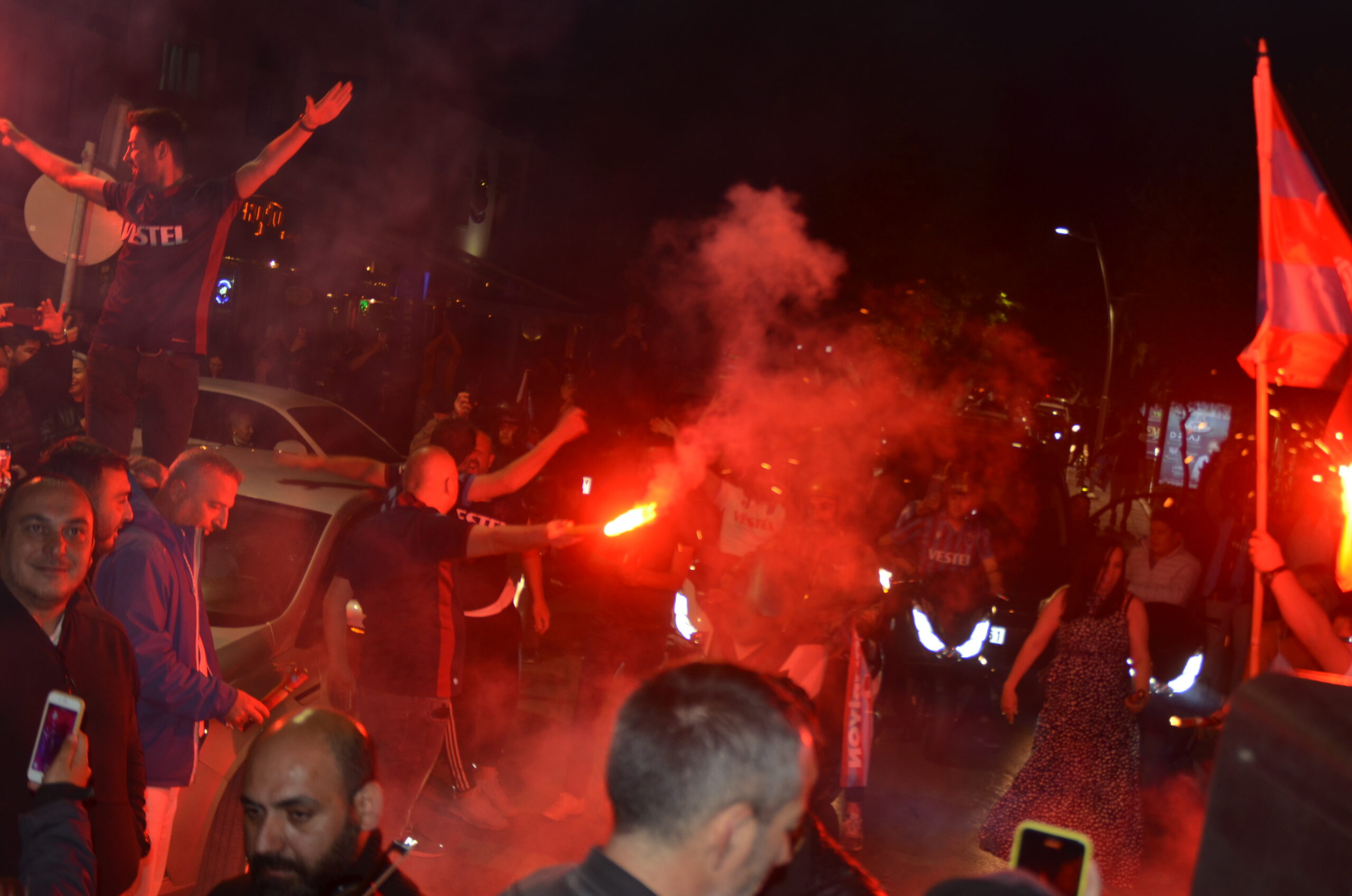 Bodrum'da Trabzonspor Şampi̇yonluğu Görsel Şölen Oluşturdu 13 DSC 3551 scaled