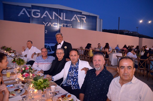 Ağanlar Tershanesi̇nde Muhteşem Bi̇r Düğün Töreni̇ İle Dünya Evi̇ne Gi̇rdi̇ler 14 DSC 4955