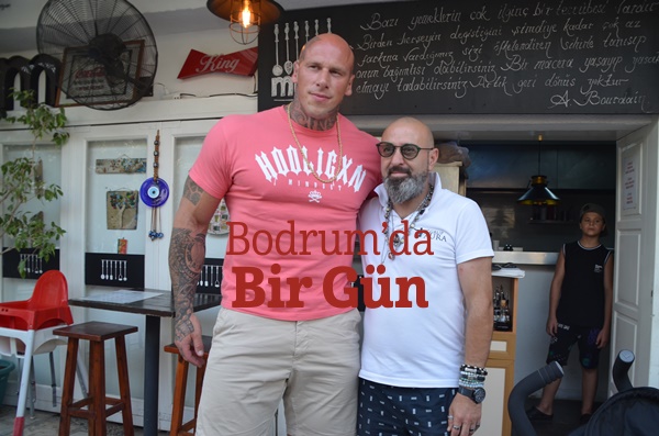 'Dünyanın En Korkutucu Adamı Lakablı Ünlü Aktöre Bodrum'da Yoğun Ilgi 11 DSC 5152