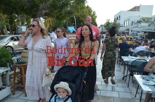 'Dünyanın En Korkutucu Adamı Lakablı Ünlü Aktöre Bodrum'da Yoğun Ilgi 9 DSC 5170