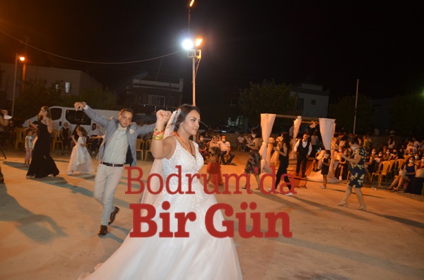 Takılar Gelin- Damat Yerine Cansız Mankenlere Takıldı , Sosyal Mesafeli Horon Oynandı 5 DSC 8863