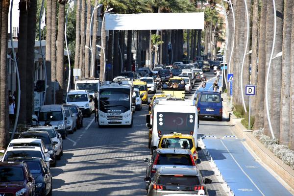 Tatilciler Dönüşe Geçmeye Başladı 2 e68fd1d6e9f8ce70a0f6641eb73e0dbc