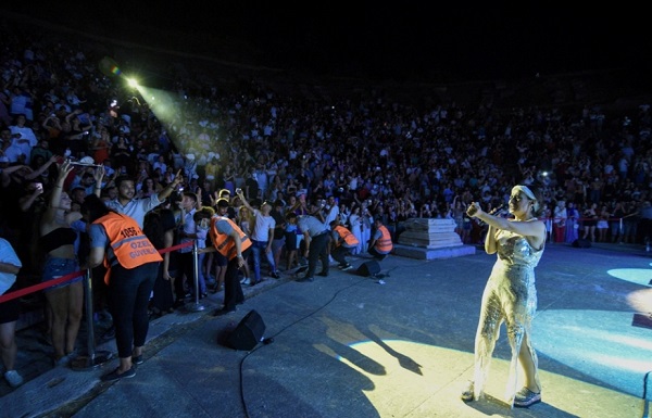 Bodrum Antik Tiyatro'da Yıldız Tilbe Rüzgarı 4 yildiz tilbe bodrum antik 4