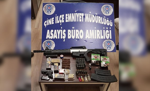 Bahçedeki Çuvaldan Cephanelik Çıktı 11 040720212002248281110