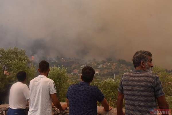 Muğla'daki Yangınlarda 11 Mahalle Tahliye Edildi 11 0x0 mugla bodrum mazi mahallesi alevlere teslim oldu kimi gelinligi icin agladi kimi denizden tahliye edildi 1627821235534