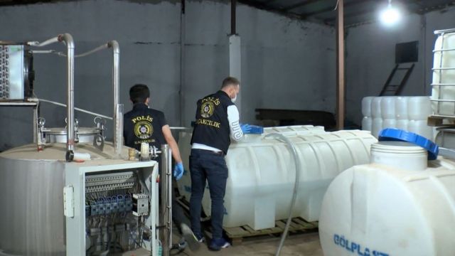 Sahte Içkiden Muğla Dahil 13 Ilde Toplam 51 Kişi Hayatını Kaybetti 13 115057857 ek bilgilerle sultangazide kacak imalathaneye baskin 4 bucuk ton sahte icki ele gecirildi 5215 dhaphoto3