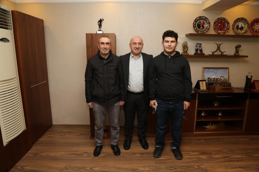 Fikret Akbaş Örnek Bir Davranışa Imza Attı 3 160320221324552573528 3
