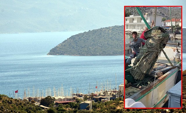 Marmaris’te Balıkçı Ağlarına 2 Metre Uzunluğunda Bronz Heykel Takıldı 11 181120201847556723454.jpeg 1