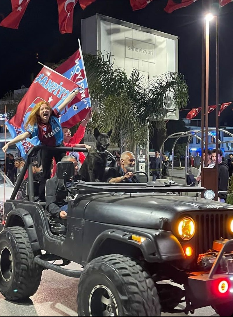 Bodrum'da Trabzonspor Şampi̇yonluğu Görsel Şölen Oluşturdu 1 1a8e8323 5d71 4e8d a394 c4f11eae5825