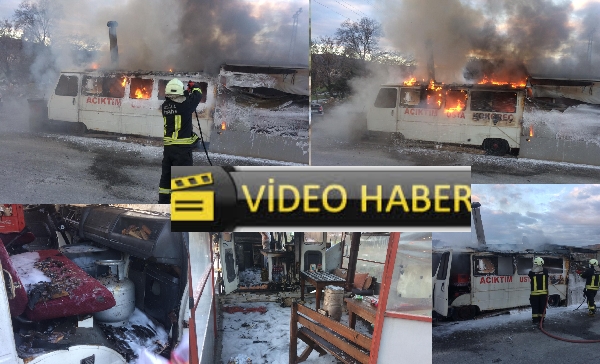 Park Halindeki Seyyar Kokoreç Minibüsü Yandı 11 20210121 203012