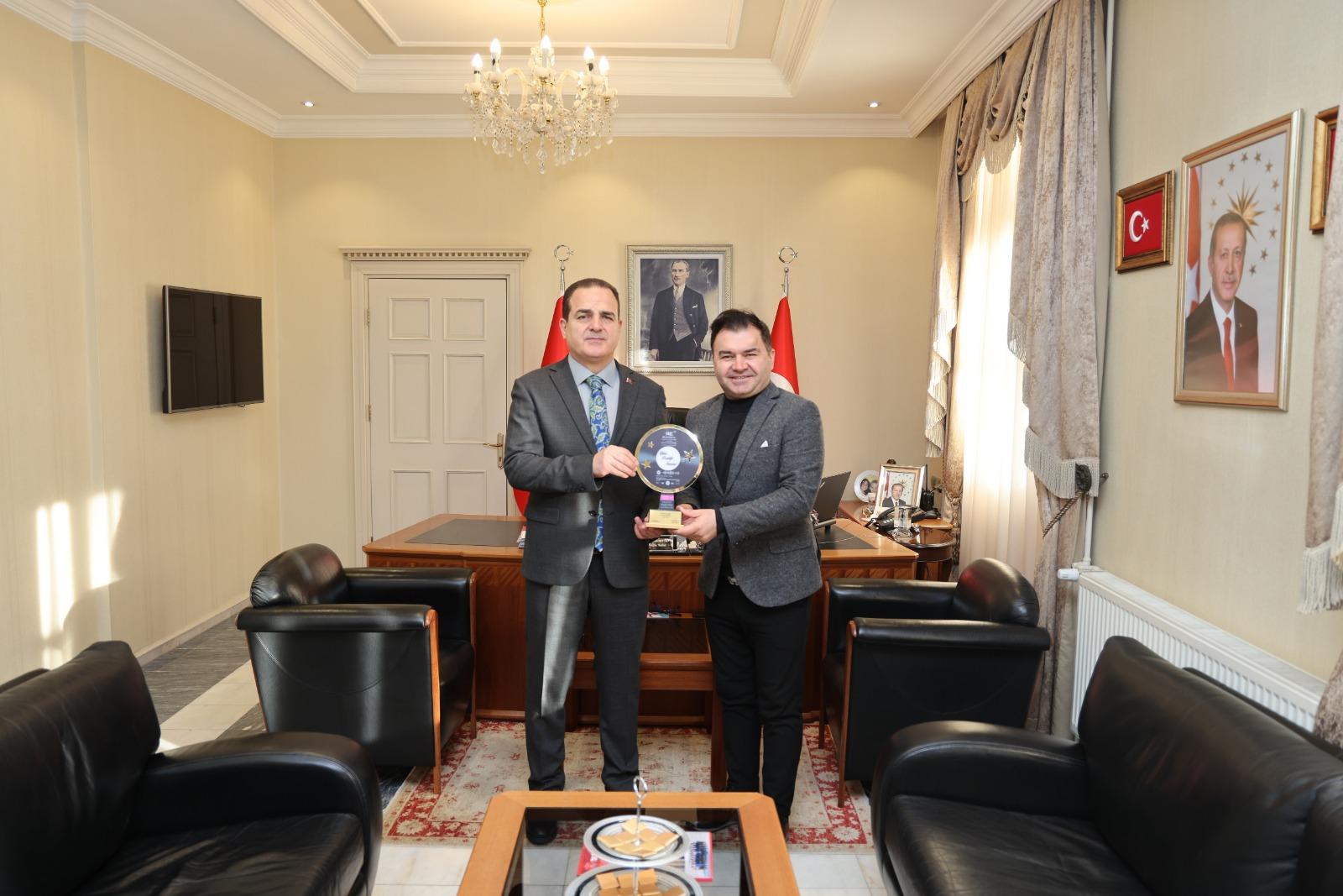 Vali İdris Akbıyık “Yılın Pozitif Valisi” Seçildi 2 1