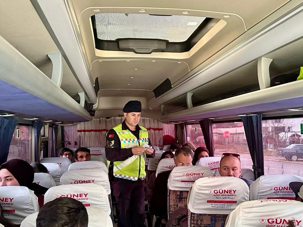 Şehirlerarası yolcu taşıyan otobüslerde denetim 21 araç trafikten men edildi 1 8695cc3f be2f 40a4 ac18 1a904ff28a6b