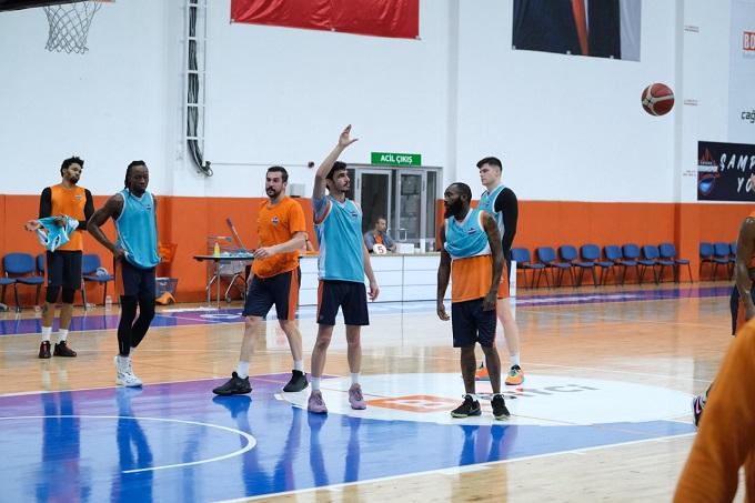 Bursaspor İnfo Yatırım ile karşılaşacak 18 Buyuk DSCF3523