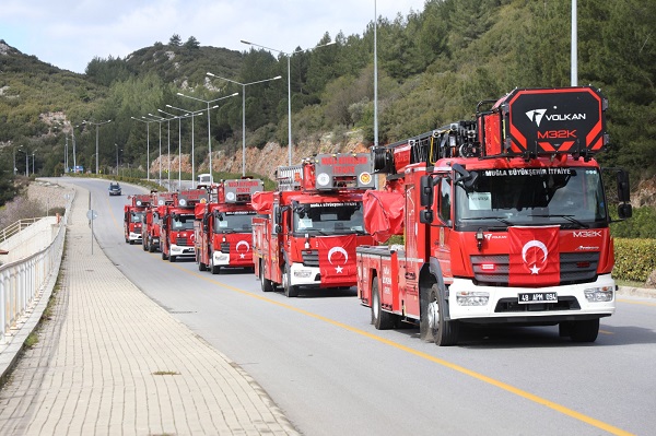 Buyuksehir Itfaiyesine Arac ve Ekipman Takviyesi 7