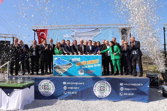 BÜYÜKŞEHİRİN GÜCÜ MİLAS’TA HİSSEDİLECEK 3 Milas Kultur Merkezi Temel Atma Toreni5