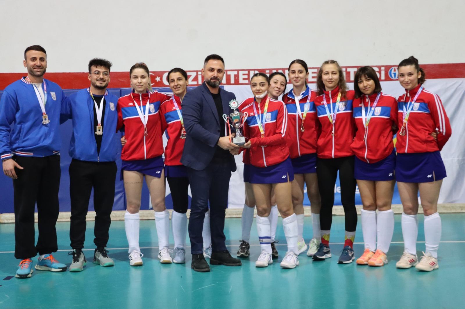 MSKÜ Kadın Hokey Takımı Türkiye İkincisi Oldu 13 IMG 20240312 WA0022