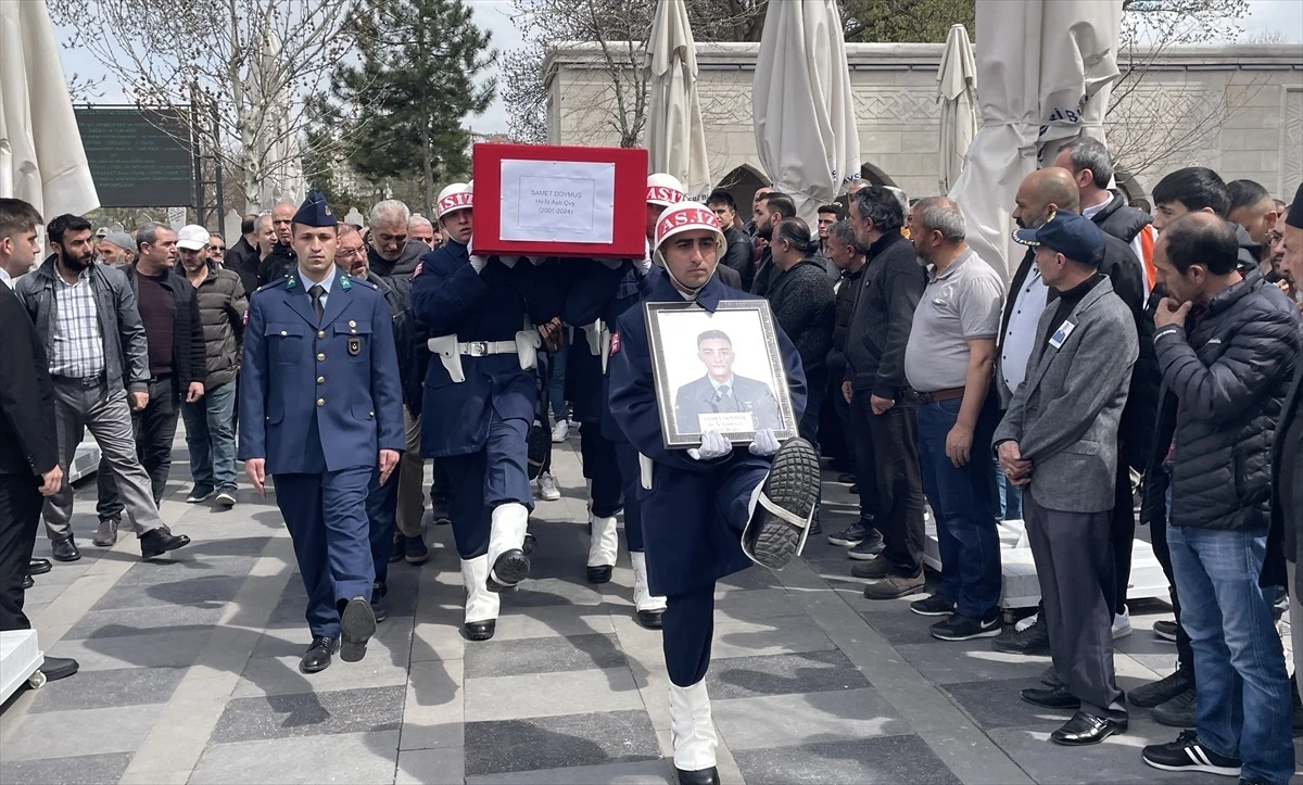 Astsubay Samet Doymuş'un cenazesi Kayseri'de defnedildi 6 astsubay samet doymus un cenazesi kayseri de 17218339 amp 1