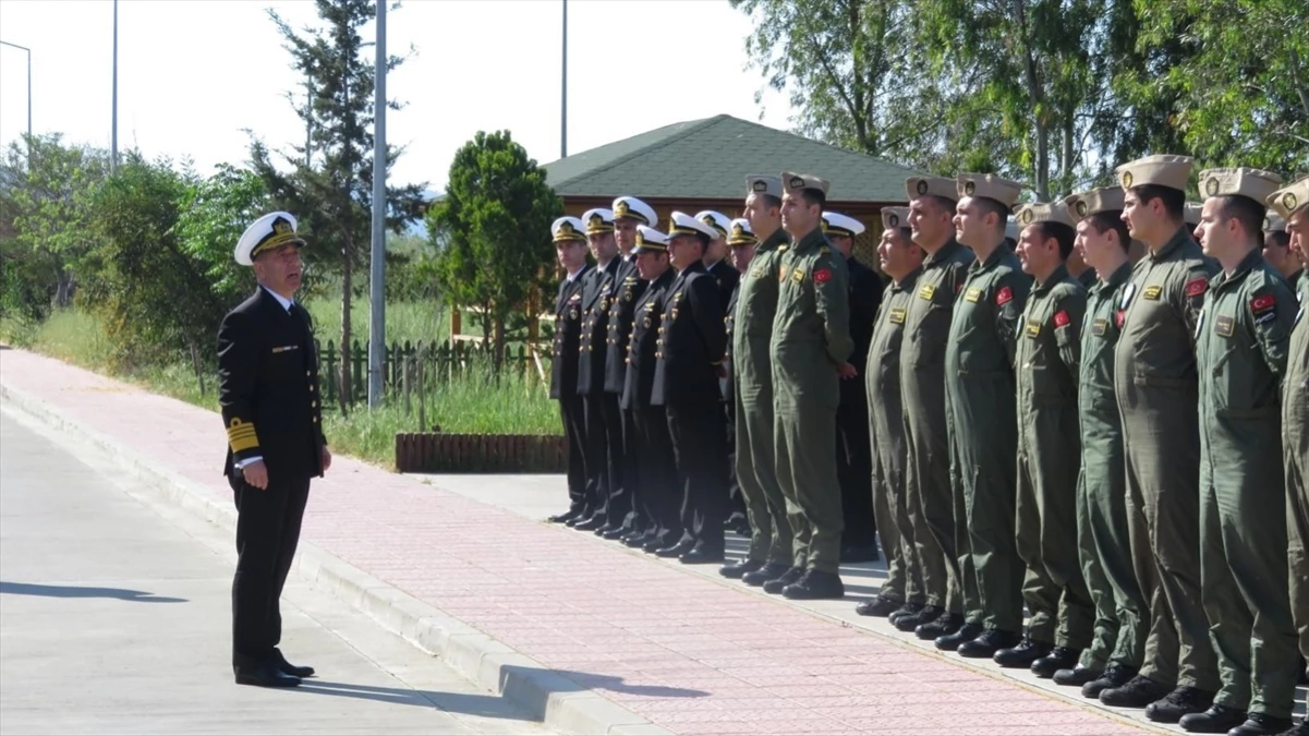 Oramiral Tatlıoğlu, Muğla'da görevli Mehmetçik ile bayramlaştı 7 deniz kuvvetleri komutani mehmetcik ile bayra 3 17230794 amp