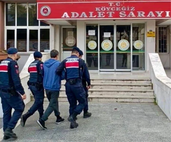 Müstehcen yayınlar ve tehdit suçlarından aranan şahıs yakalandı 15 koycegiz de 10 yil hapis cezasi ile aranan sa 17247185 amp e1713469919996