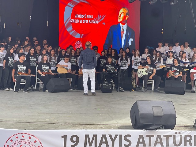 19 Mayıs coşkuyla kutlanıyor 2 436481683 18024837494478871 1378557698786541615 n