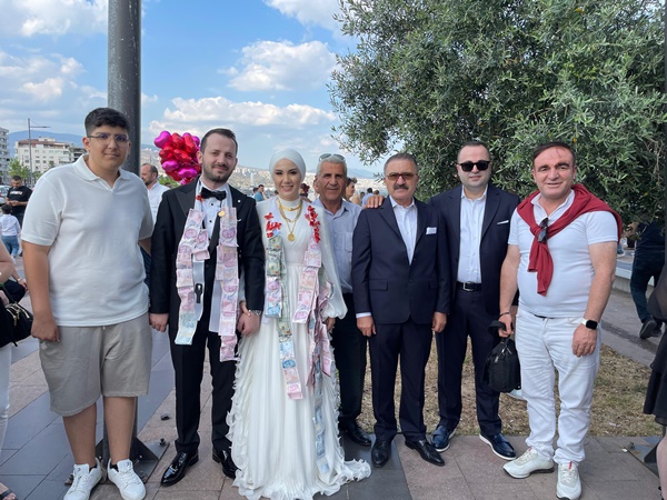 IŞIK VE ÇEBİ AİLESİNİN MUTLU GÜNÜ 4 df774f74 f88e 46b0 980e 0771a668dd09