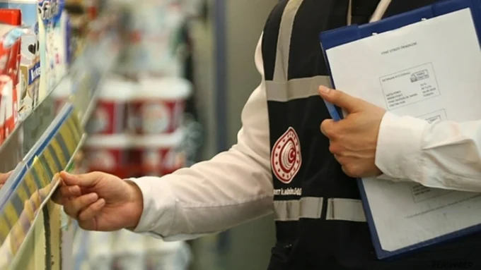 Teklif kabul edildi Fahiş fiyat artışı ve stokçuluk cezaları artıyor: 12 fahis fiyat artisi ve stokculuk cezalarini artiran kanun komisyondan gecti vxho e1715289954637