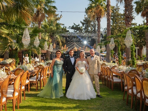 Hazal Buse Bozan & Mert Karaman'a görkemli düğün töreni 6 busedugun78454584548