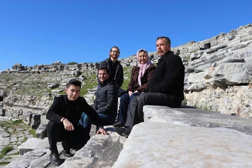 Okul müdürü asker oğlunu görmek için dönüş yolunda kazada hayatını kaybetti 1 40d393385