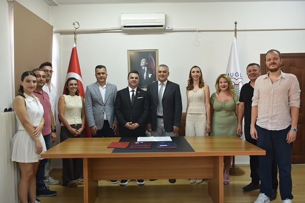 Diş Hekimliği Fakültesi ile Diş Hekimleri Odası Arasında İş Birliği Protokolü 15 BSN 3338