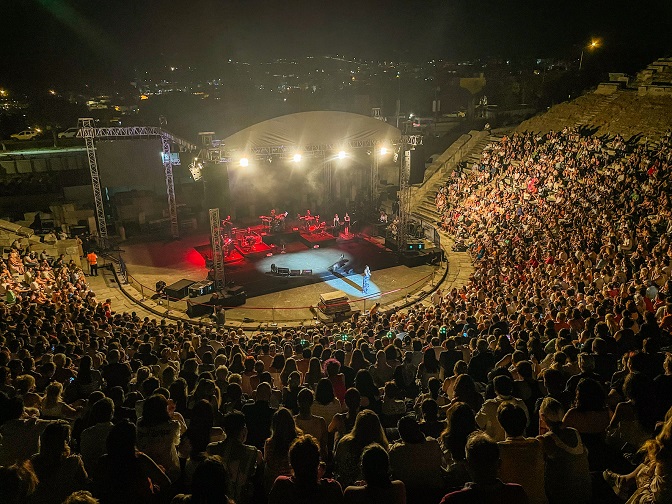 NİLÜFER’E BODRUM’DA YOĞUN İLGİ 1 Nilufer6