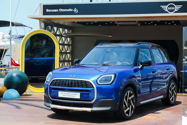Yeni Tamamen Elektrikli MINI Countryman Yalikavak Marina 1