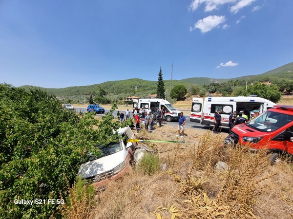 Minibüs Şarampole Girdi: 7 Yaralı 2 9898565856589