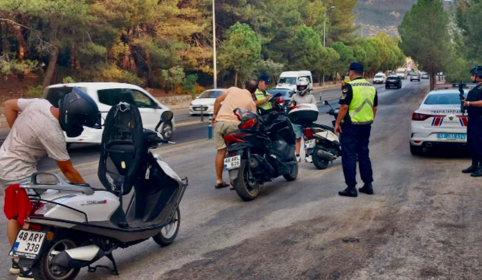Denetimlerde 16 Motosiklet trafikten men edildi 13 SIPAY BODRUM FK 1 14