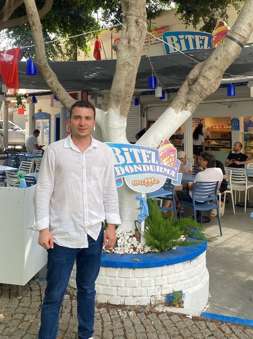 Eğitim ve kariyerini bırakan genç iş insanı baba yadigarını sürdürüyor 1 bitez dondurma965658956