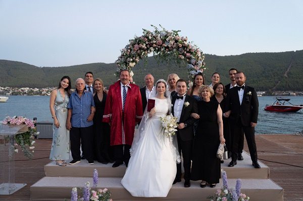 Dilara ,Alihan Sürücü muhteşem düğün ile dünya evine girdiler 3 alihandugun51