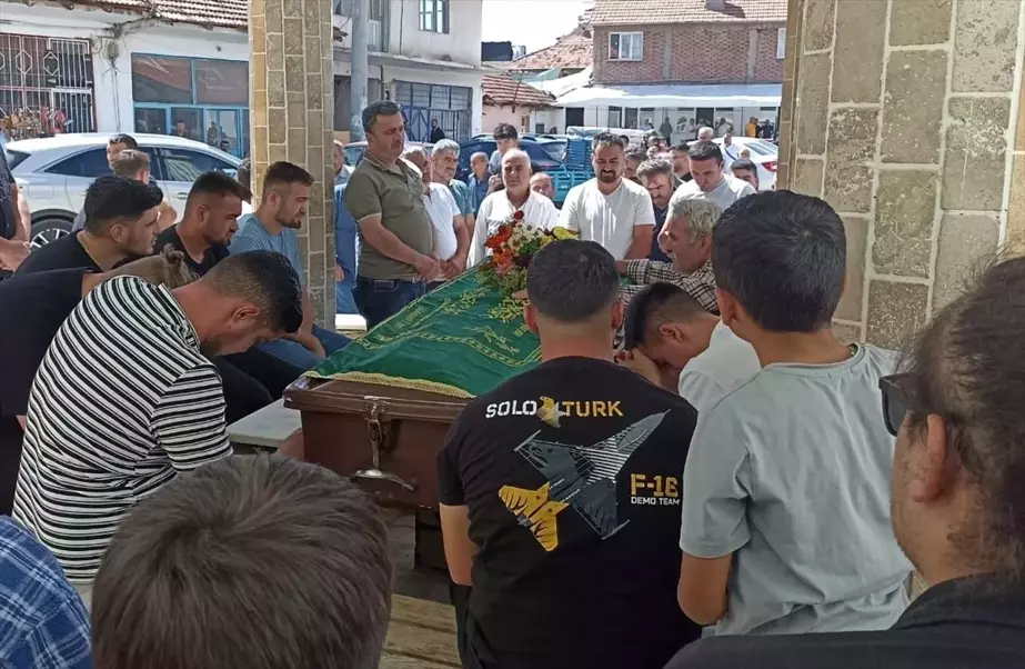 Balayı tatili dönüşü trafik kazasında hayatını kaybeden genç defnedildi 5 denizli de balayi tatili donusundeki kazada o 17823232 amp