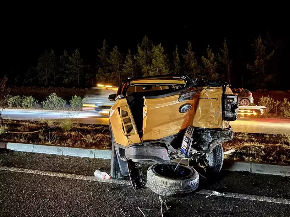 Fethiye'de Zincirleme Trafik Kazası: 1 Ölü, 11 Yaralı 20 fethiye de zincirleme trafik kazasinda 1 kisi 17791620 amp