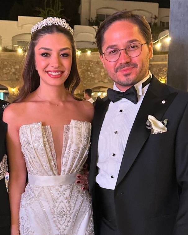 Emre Ceyhan Pınar Aydınlıoğlu çiftine muhteşem düğün 2 464092821 17942598458880535 1069887971468130127 n scaled e1729420117798