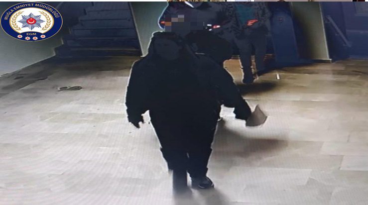 İnterpol tarafından kırmızı bültenle aranan şahıs Muğla'da yakalandı 14 260 005633 ads z 16744e4815641c 700x400 4