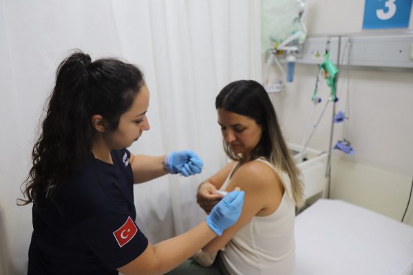 Ücretsiz HPV aşısı İle Vatandaşların Yanında 9 Buyuksehir Ucretsiz HPV asisi Ile Vatandaslarin Yaninda 1