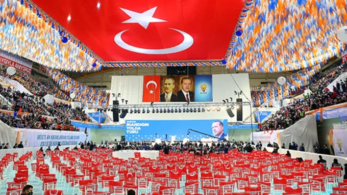 ak parti izmir kongre kalabalik e1730588980692