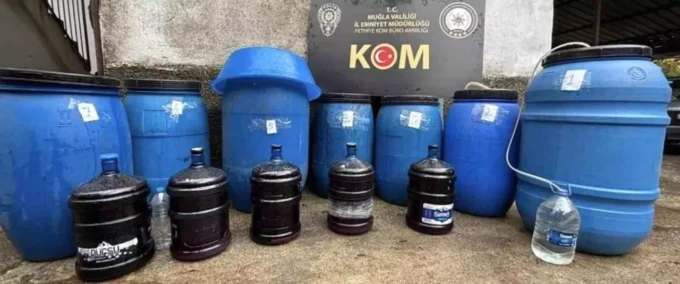 Muğla'da Yılbaşı Öncesi Kaçak i.çki Operasyonu 10 mugla da yilbasi oncesi 1 ton kacak alkol ele 18193187 amp scaled e1735115605780