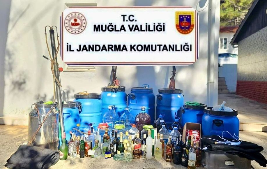 El yapımı kaçak alkol satışına baskın 1 gözaltı 15 741b748b 1039 4af2 b119 3b8c012e2380